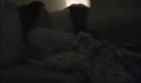 Crissie vidéos porno vidéos x suce la bite de Mike