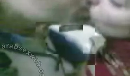 Ils s'amusent à vidéos porno de fille déchirer un trou de salope