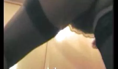 Femme de ménage indonésienne baisée pornou gratuit à Hong Kong