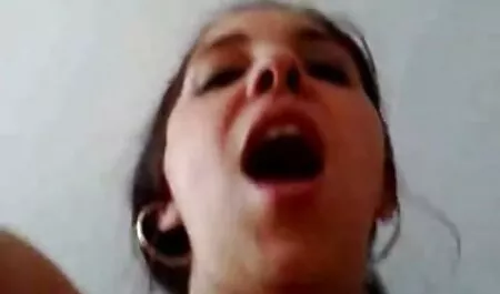 Bailey, une ado blanche pâle, adore la bite noire - Anal porno en vidéo porno en vidéo