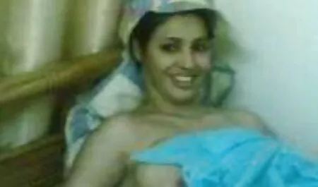une étoile chaude jouit vidéos porno de belles femmes