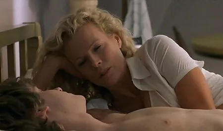 Babe vernascht den Kamara-mann - Allemand video pornographie xxx