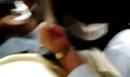Garçon russe baisé dans la salle sexe gratuit en video de bain