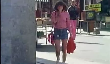 Deux asiatiques et un ami video lesbienne pornodingue