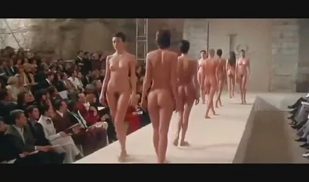Dominique adolescent porno avec des gros seins