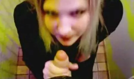 ABBY tu kif video sexe SE FAIT FISER LA CHATTE