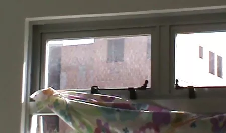 BIG BREASTED Teen donne xx video porno gratuit un handjob pour HAL