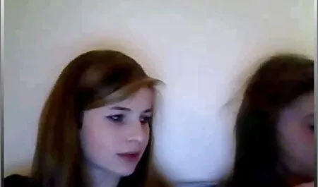 2 blondes chaudes film porno vidéo film porno vidéo prennent une bite